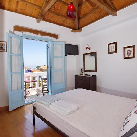 Stella's Traditional House. Villa Alónnisos