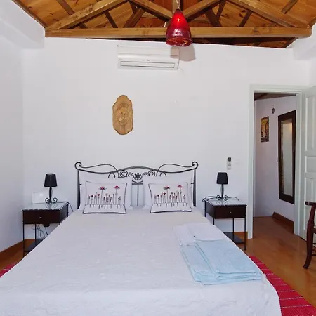 Stella's Traditional House. Alónnisos
