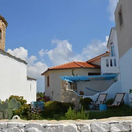 Villa Stella's Traditional House. *